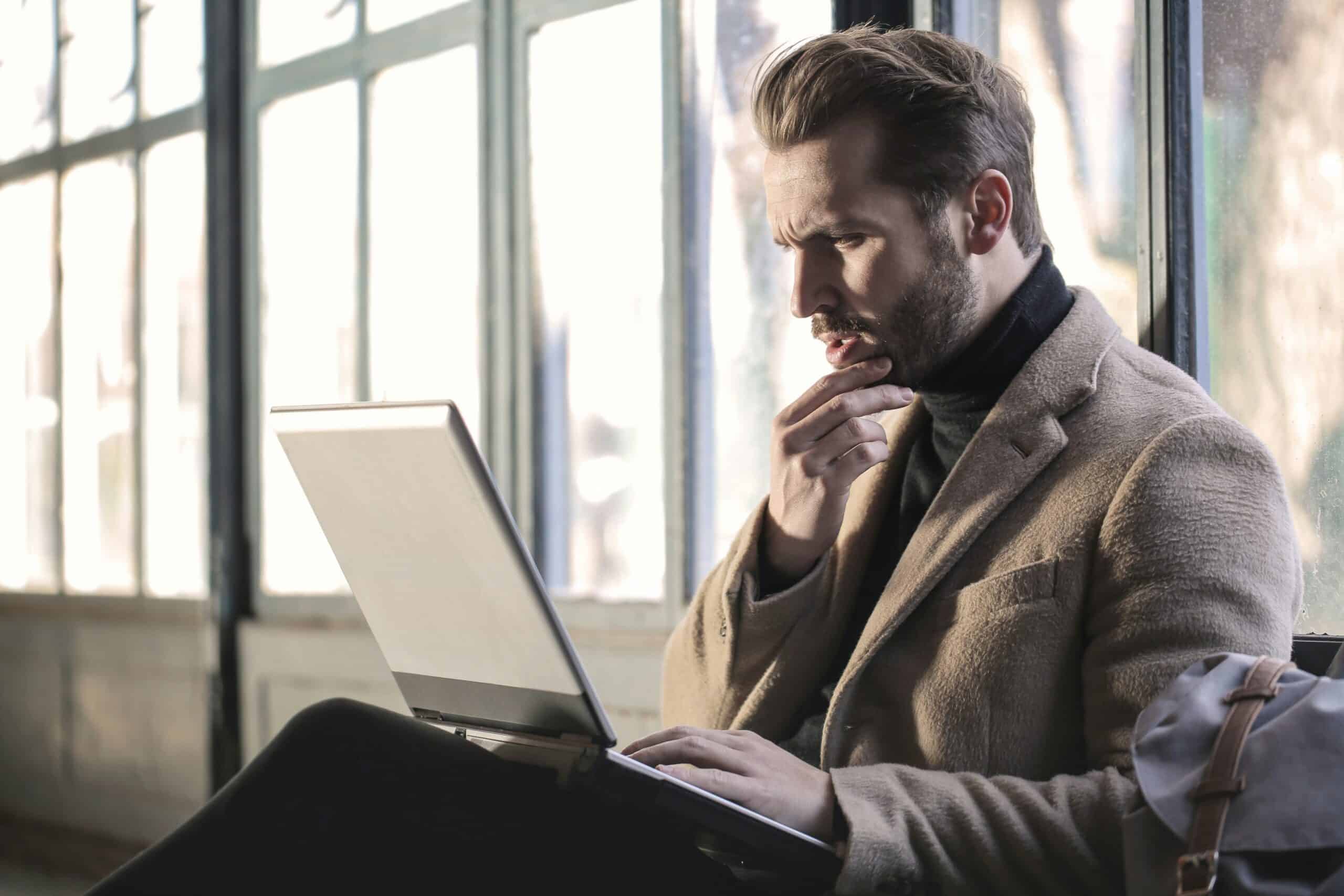 Pros and Cons of Minimum Salary